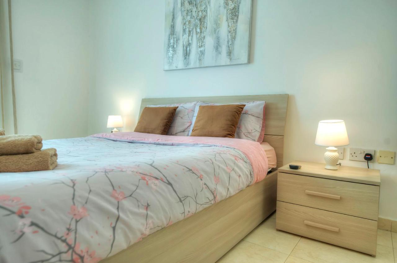 Modern 3Br Stylish & Spacious Apartment - Close To Sliema Promenade グジラ エクステリア 写真