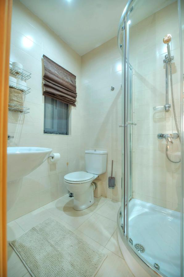Modern 3Br Stylish & Spacious Apartment - Close To Sliema Promenade グジラ エクステリア 写真