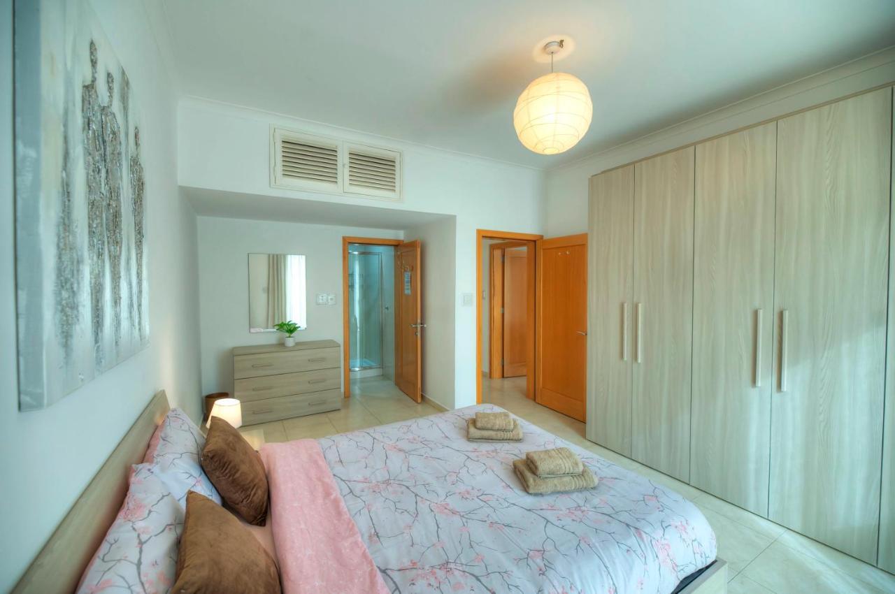 Modern 3Br Stylish & Spacious Apartment - Close To Sliema Promenade グジラ エクステリア 写真