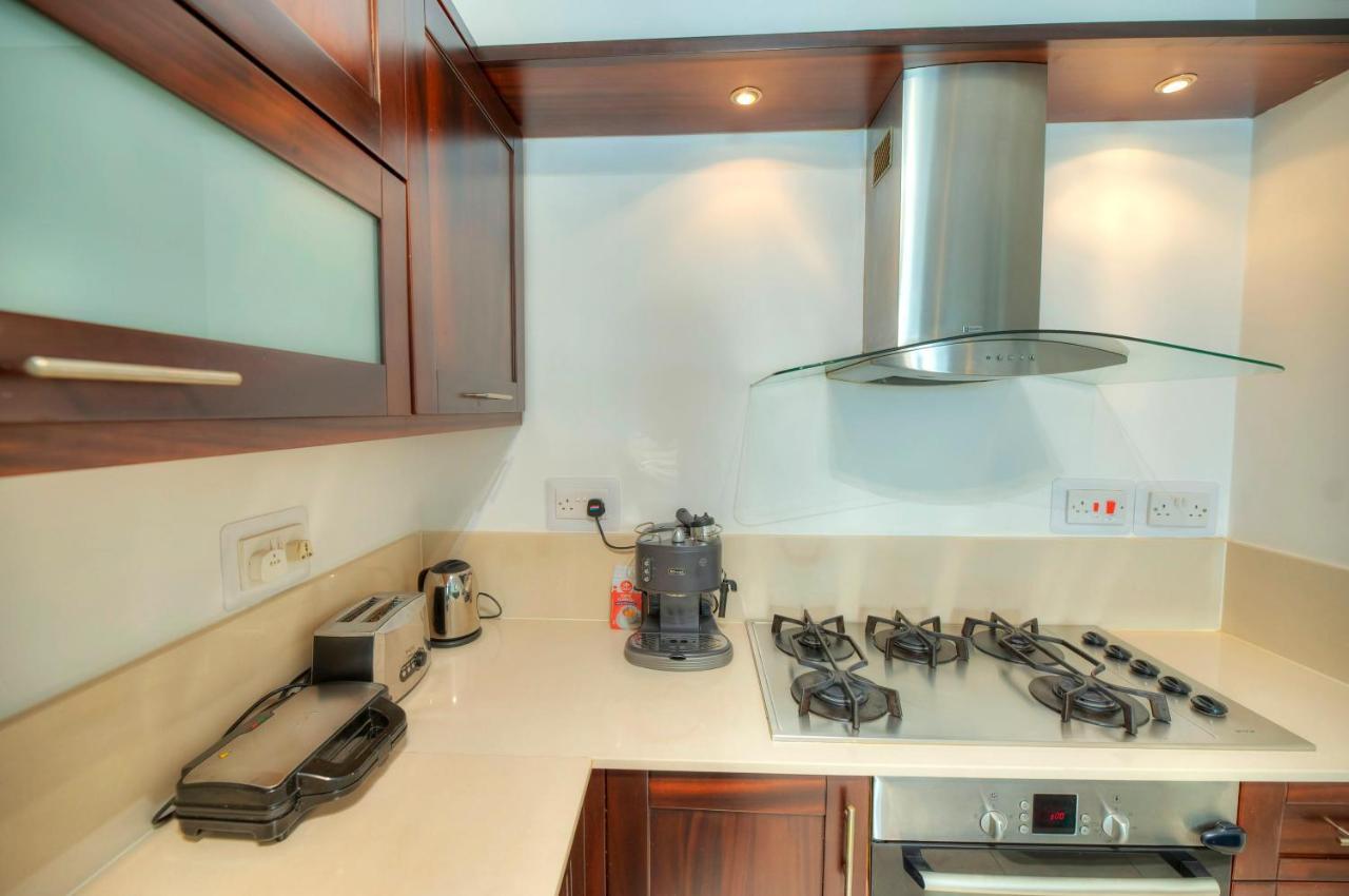 Modern 3Br Stylish & Spacious Apartment - Close To Sliema Promenade グジラ エクステリア 写真