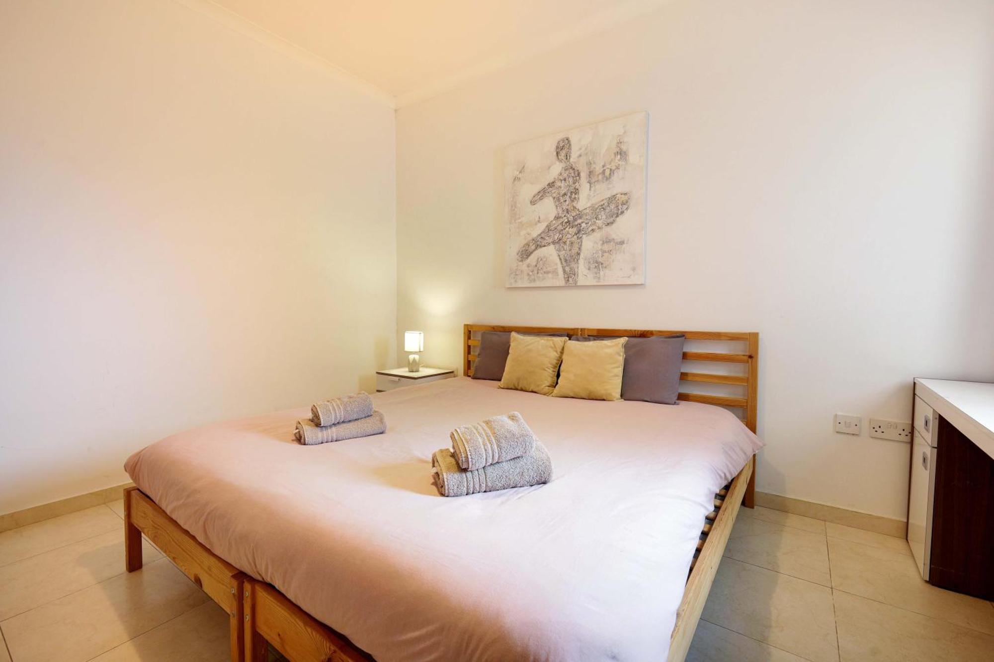 Modern 3Br Stylish & Spacious Apartment - Close To Sliema Promenade グジラ エクステリア 写真