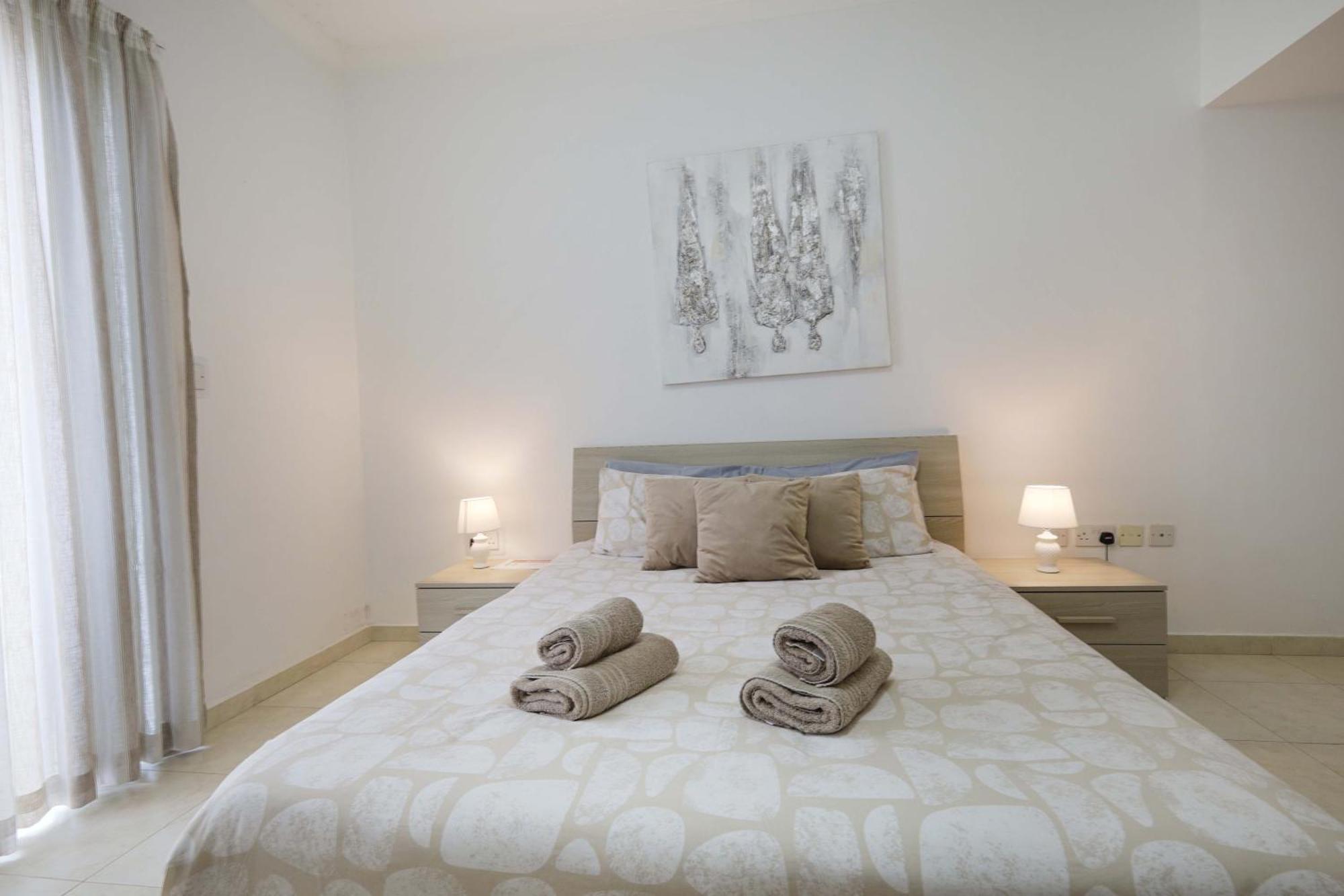 Modern 3Br Stylish & Spacious Apartment - Close To Sliema Promenade グジラ エクステリア 写真