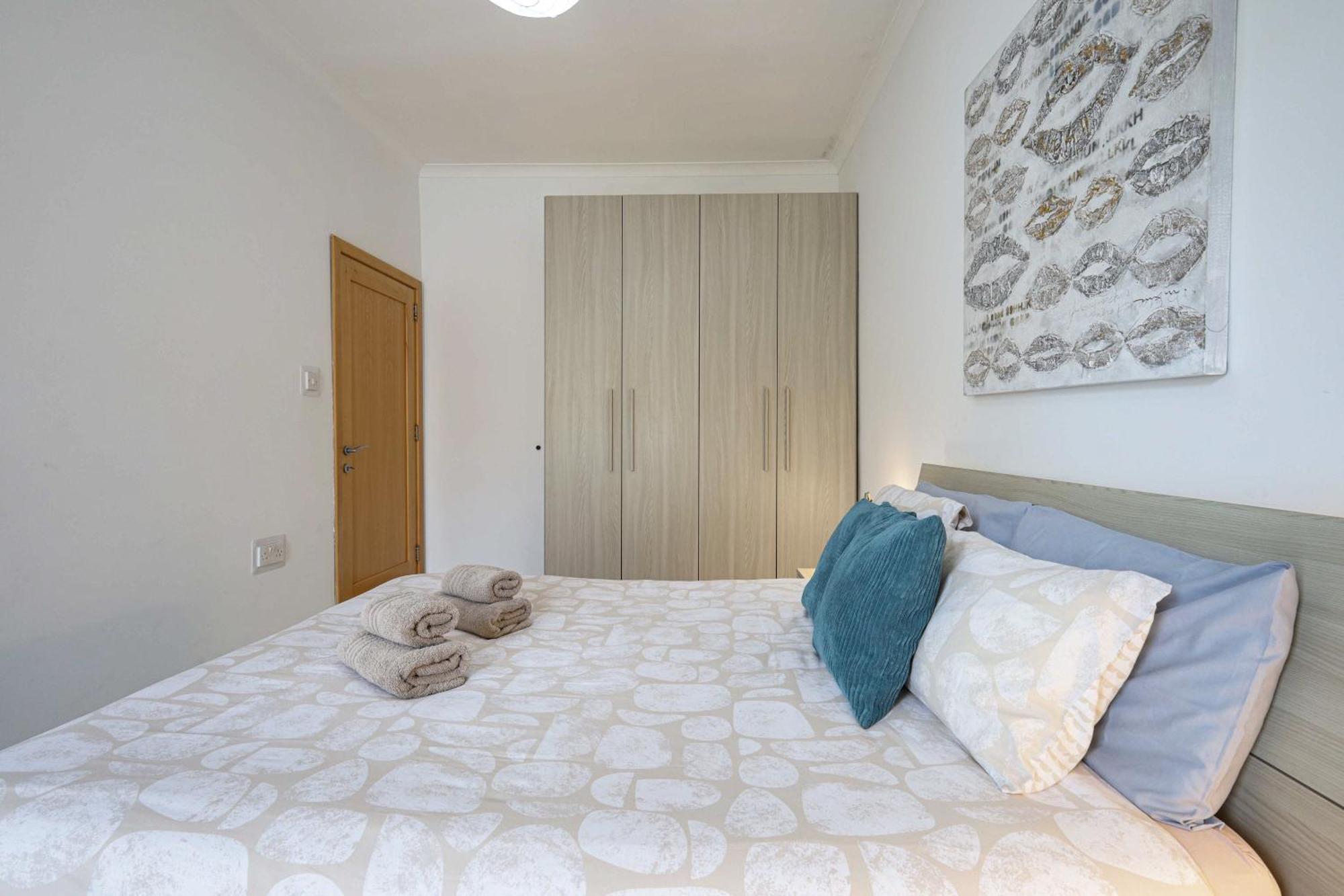 Modern 3Br Stylish & Spacious Apartment - Close To Sliema Promenade グジラ エクステリア 写真