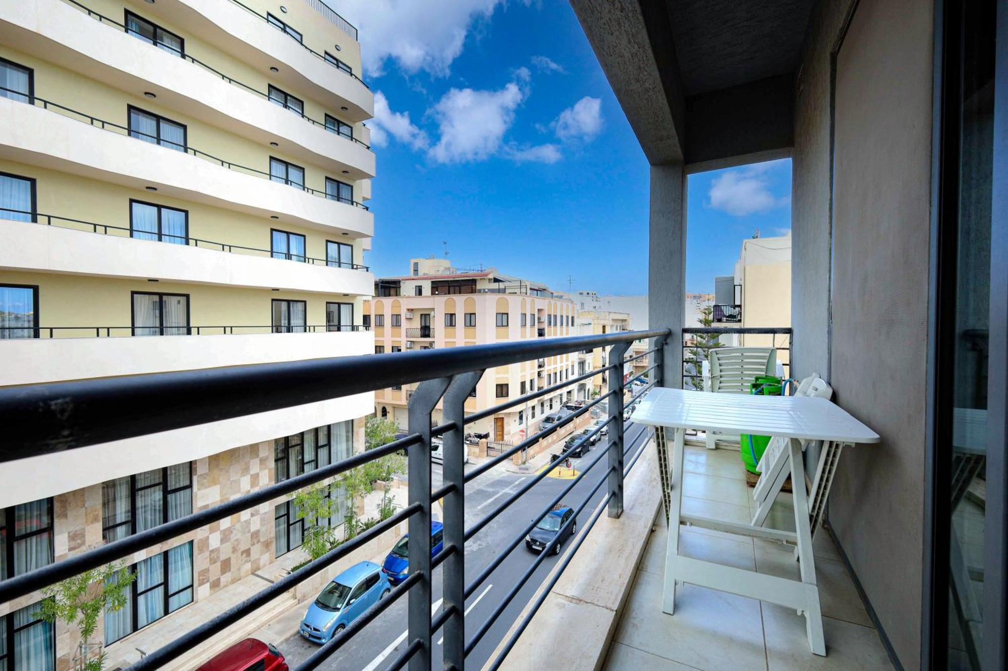 Modern 3Br Stylish & Spacious Apartment - Close To Sliema Promenade グジラ エクステリア 写真
